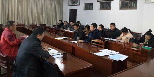 中心组学习之二(摄影:黄代梅)